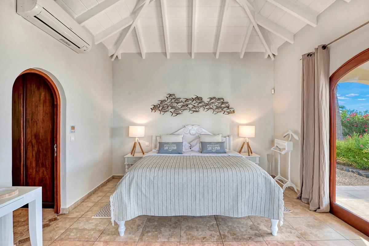 Luxury Villa Rental St Martin - The Bedroom 1